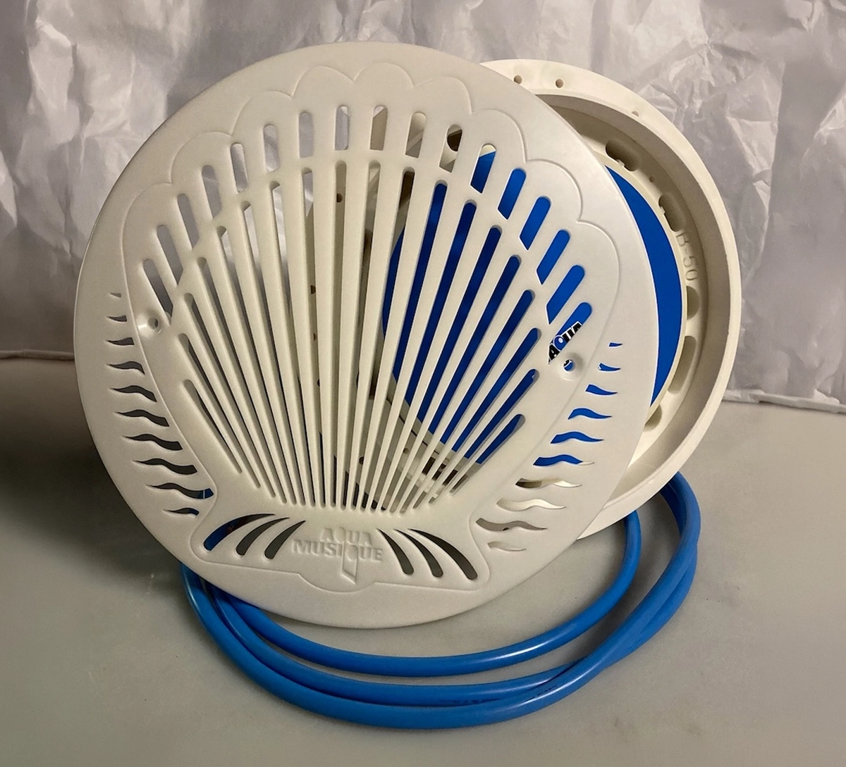 haut-parleur-encastree-AquAirMusic-ABS-70x-8ohms-1 copie